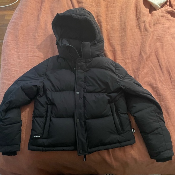 Aritzia SuperPuff Shorty — black - Picture 5 of 6